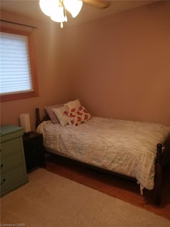 12 Glen Valley Drive, Hamilton, ON - Indoor Photo Showing Bedroom