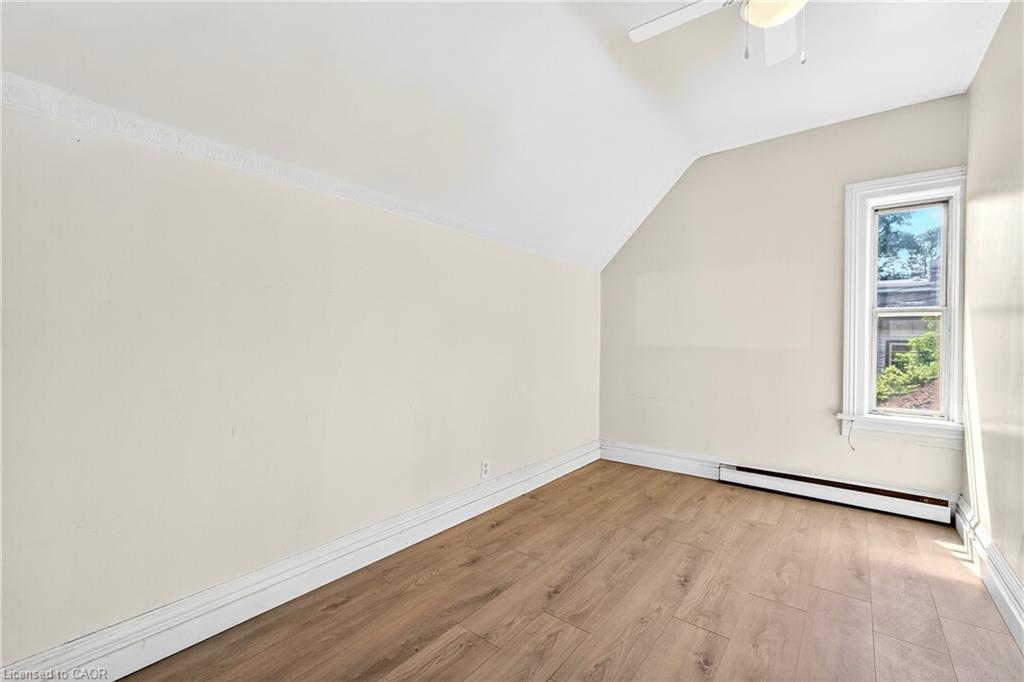 Upper-15 Warnock Street, Cambridge, ON - Indoor Photo Showing Other Room