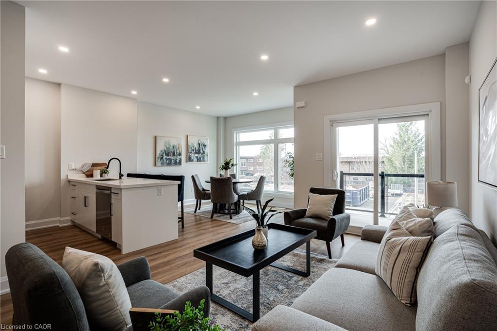 45-292 Vine Street, St. Catharines, ON - Indoor Photo Showing Living Room