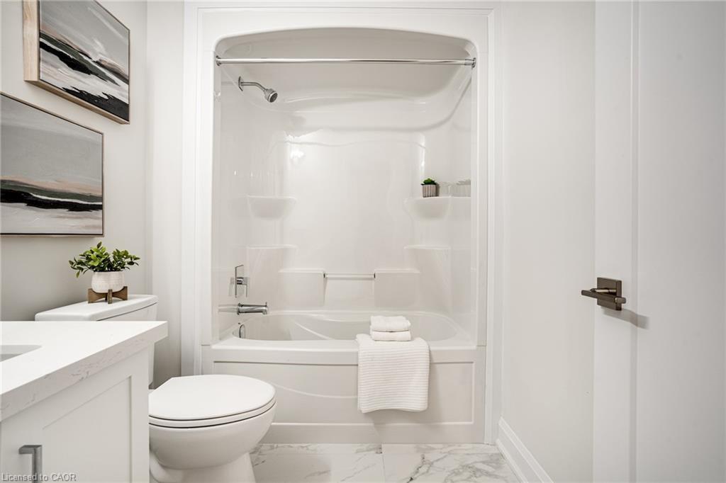 45-292 Vine Street, St. Catharines, ON - Indoor Photo Showing Bathroom