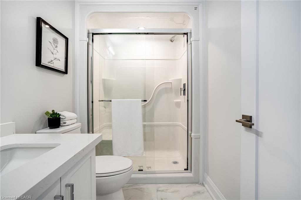 45-292 Vine Street, St. Catharines, ON - Indoor Photo Showing Bathroom