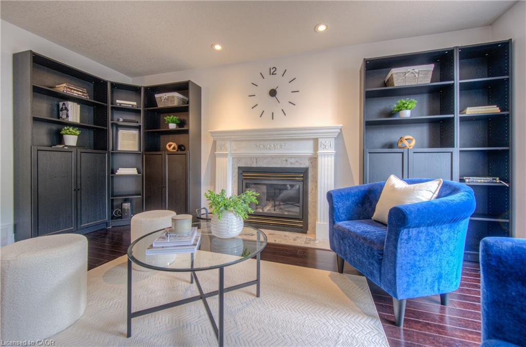4-313 George Street N, Cambridge, ON - Indoor Photo Showing Living Room With Fireplace