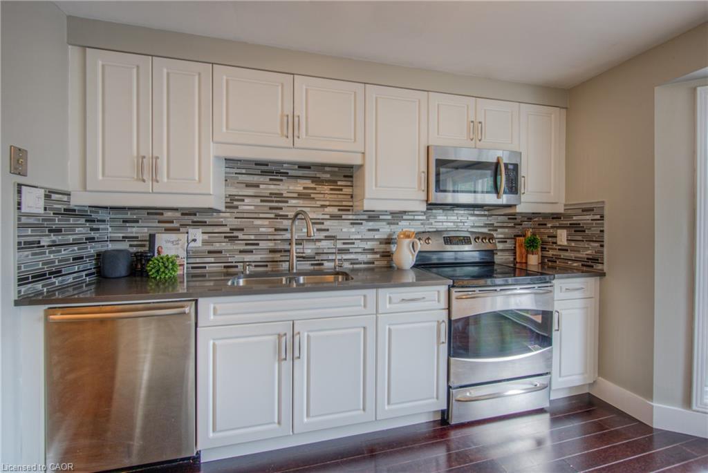 4-313 George Street N, Cambridge, ON - Indoor Photo Showing Kitchen With Stainless Steel Kitchen With Double Sink With Upgraded Kitchen