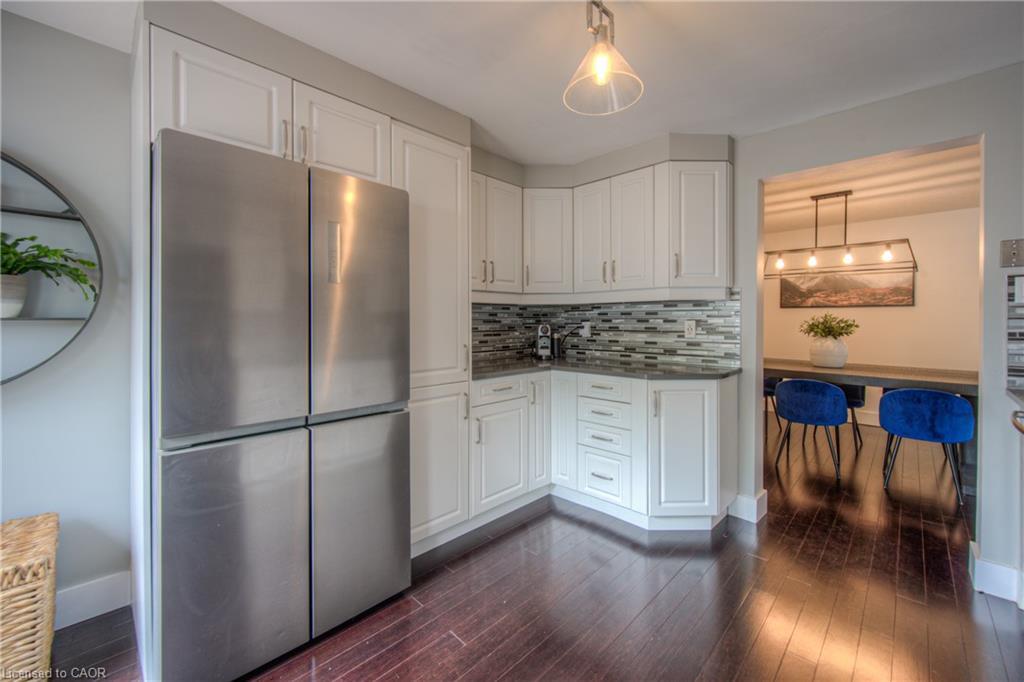 4-313 George Street N, Cambridge, ON - Indoor Photo Showing Kitchen