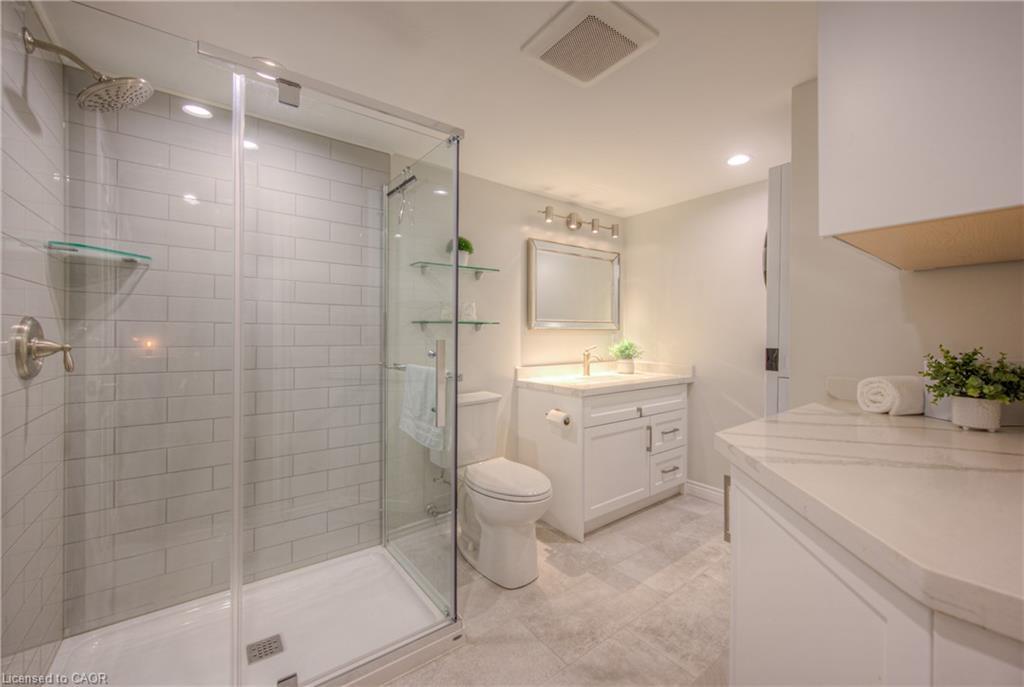 4-313 George Street N, Cambridge, ON - Indoor Photo Showing Bathroom