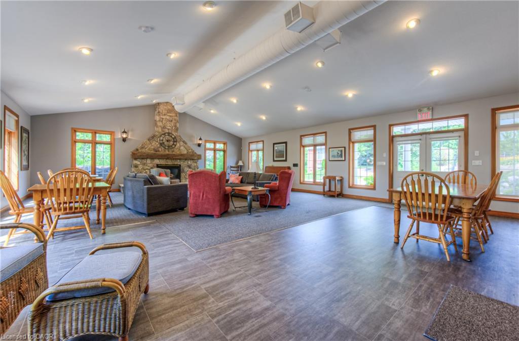 4-313 George Street N, Cambridge, ON - Indoor