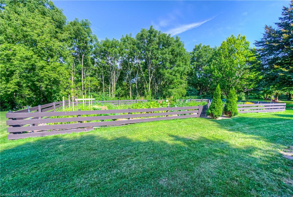 4-313 George Street N, Cambridge, ON - Outdoor