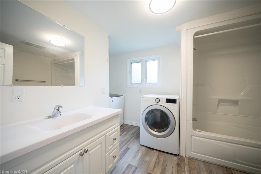 35383 Lake Line, Southwold, ON - Indoor Photo Showing Laundry Room