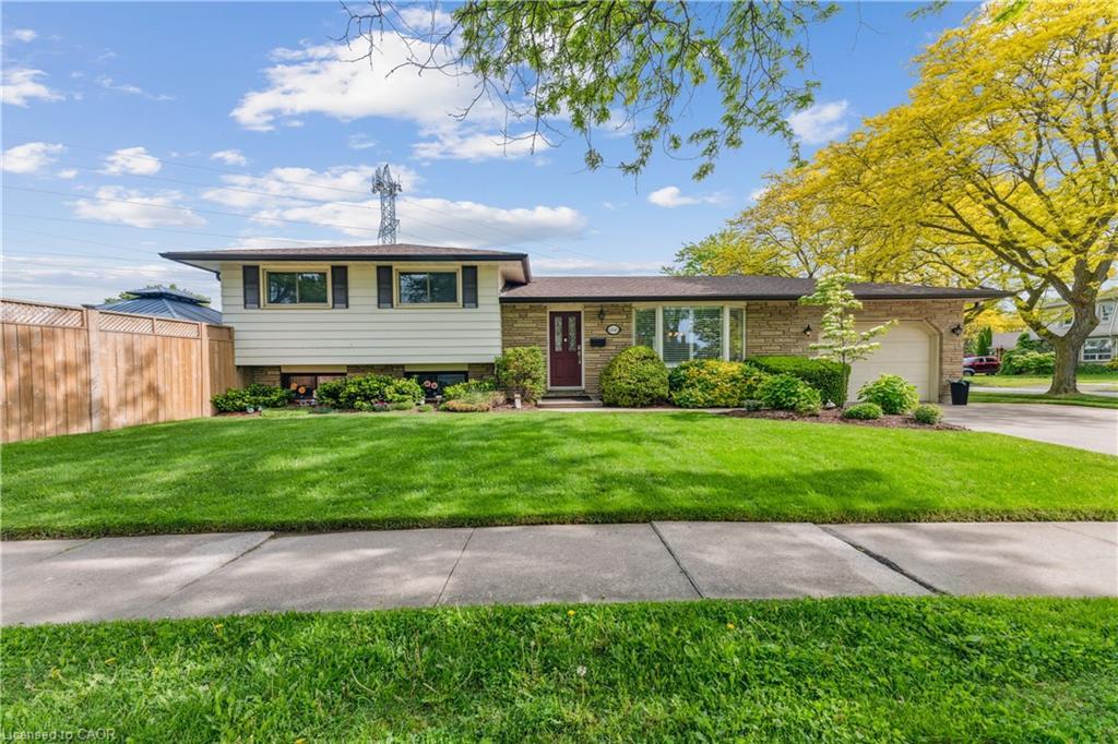 6845 Wilinger Street, Niagara Falls, ON - Outdoor With Facade