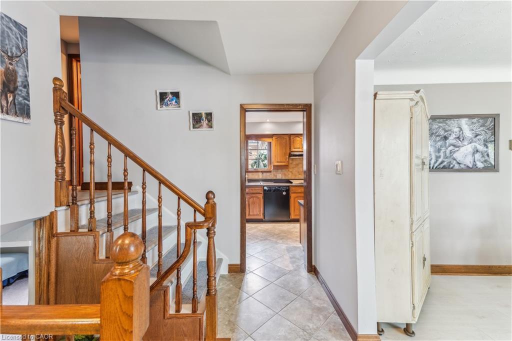 6845 Wilinger Street, Niagara Falls, ON - Indoor Photo Showing Other Room