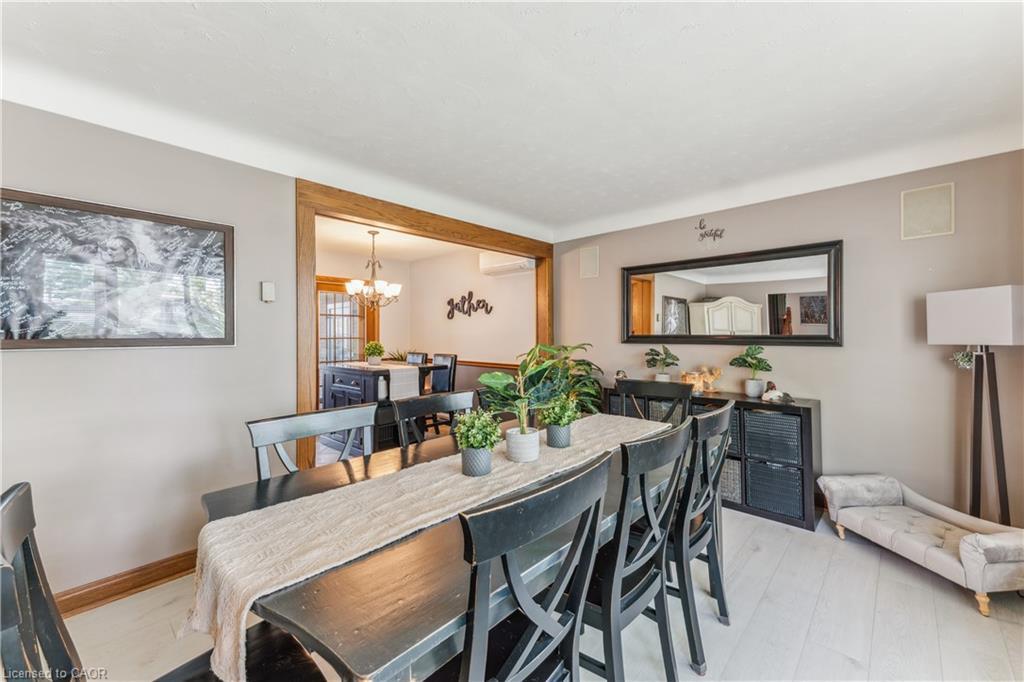 6845 Wilinger Street, Niagara Falls, ON - Indoor Photo Showing Dining Room