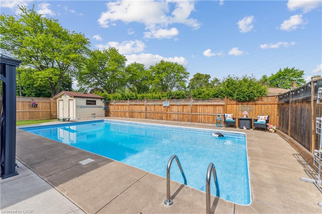 6845 Wilinger Street, Niagara Falls, ON - Outdoor With In Ground Pool With Backyard