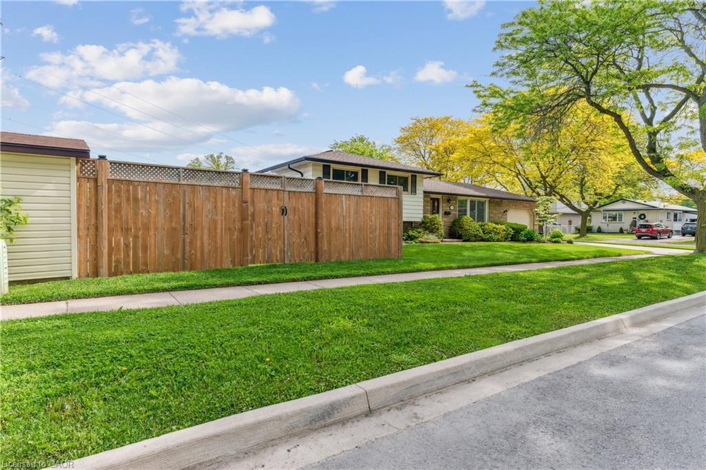 6845 Wilinger Street, Niagara Falls, ON - Outdoor