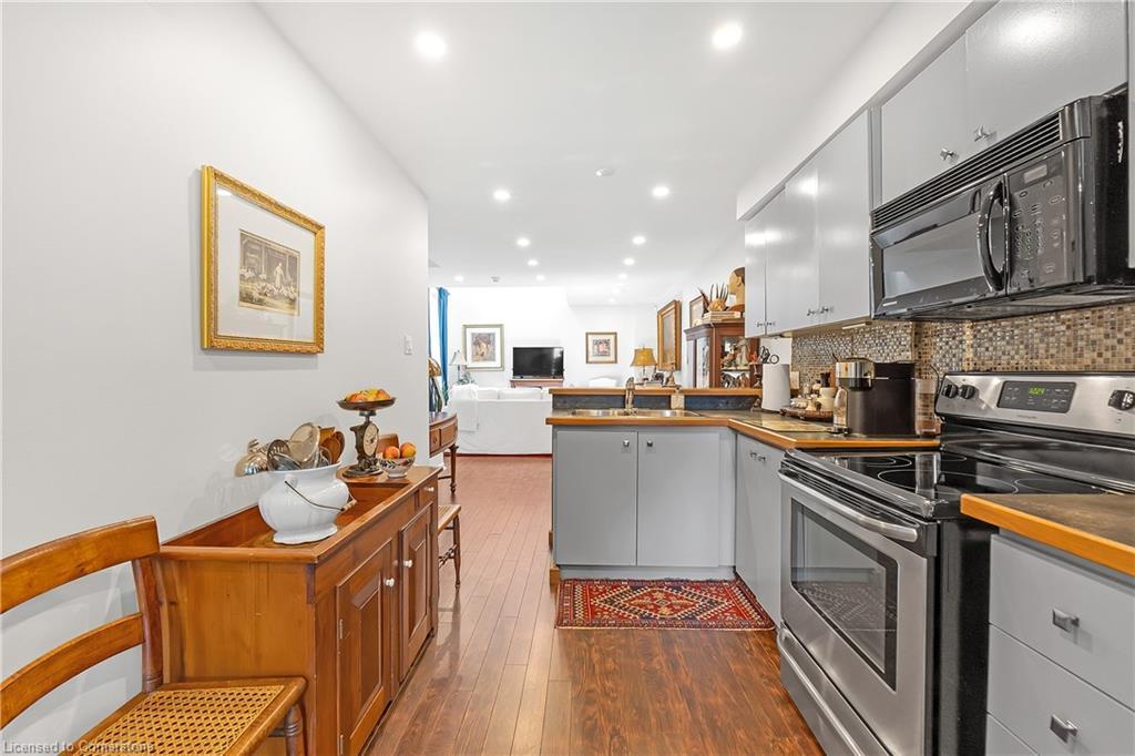 3-23 Macaulay Street W, Hamilton, ON - Indoor Photo Showing Kitchen With Double Sink