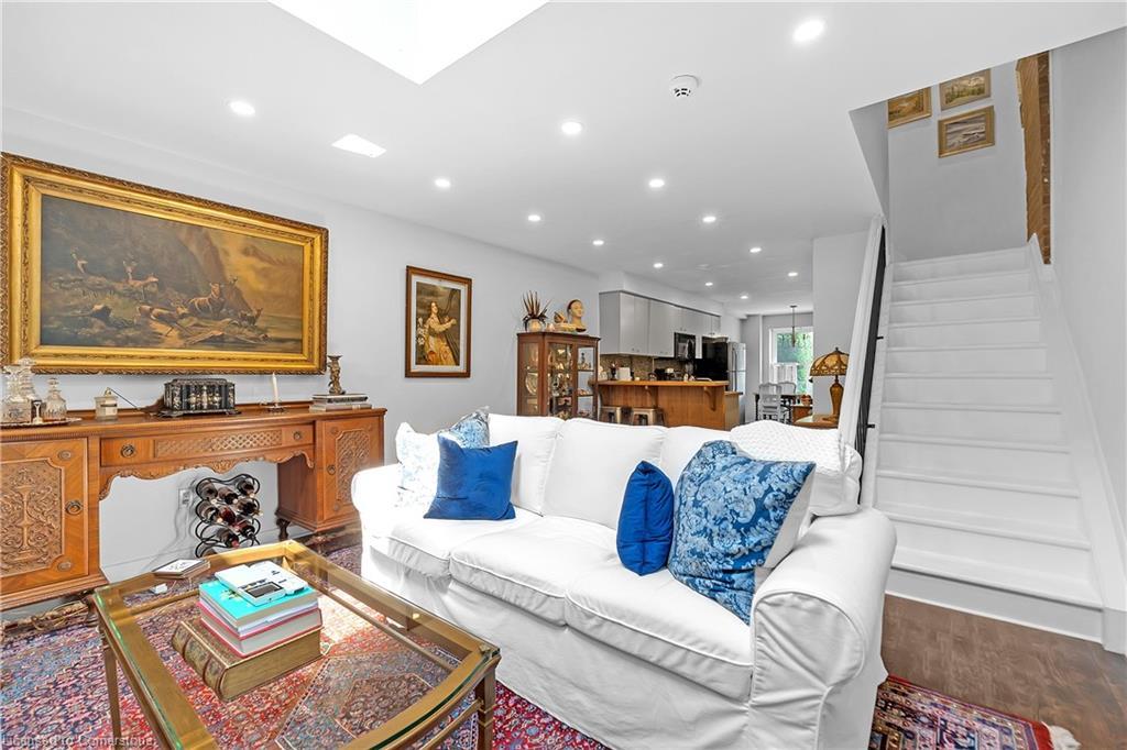 3-23 Macaulay Street W, Hamilton, ON - Indoor Photo Showing Other Room