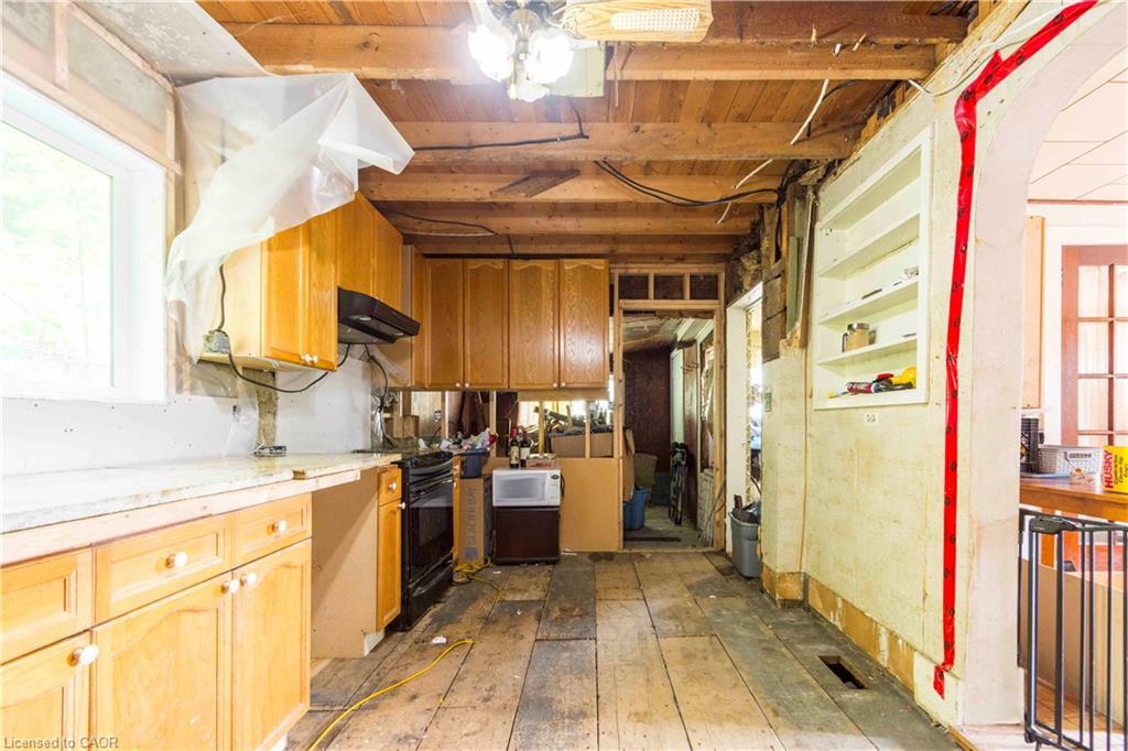 982 Smith Street, Quinte West, ON - Indoor Photo Showing Kitchen