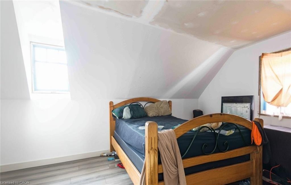 982 Smith Street, Quinte West, ON - Indoor Photo Showing Bedroom