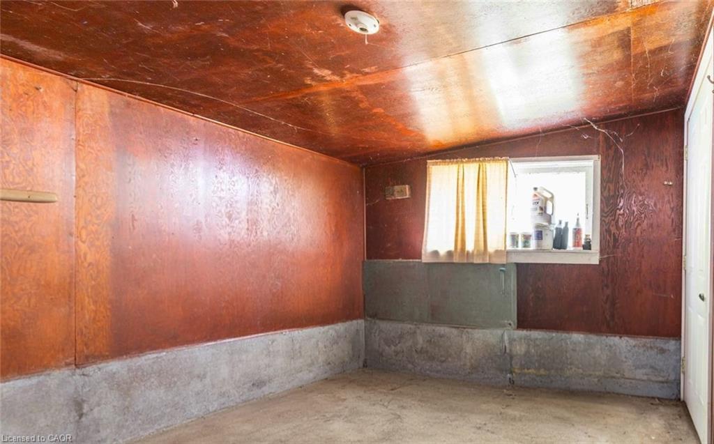 982 Smith Street, Quinte West, ON - Indoor Photo Showing Other Room