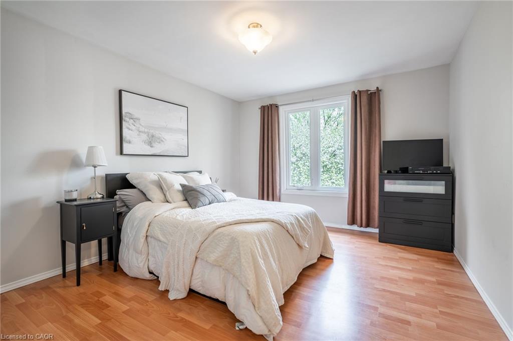 152 Concession 7 Road E, Millgrove, ON - Indoor Photo Showing Bedroom