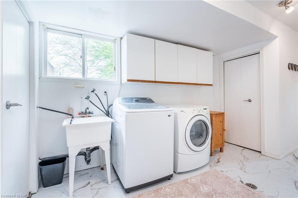 152 Concession 7 Road E, Millgrove, ON - Indoor Photo Showing Laundry Room