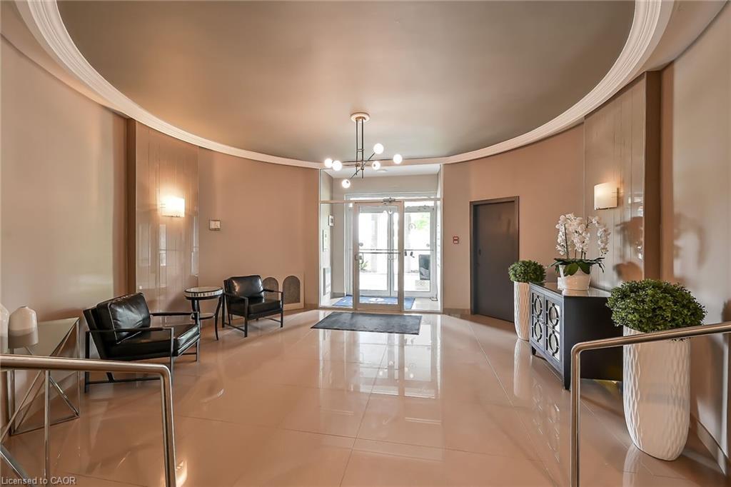 302-350 Concession Street, Hamilton, ON - Indoor Photo Showing Other Room