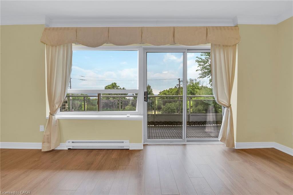 302-350 Concession Street, Hamilton, ON - Indoor Photo Showing Other Room