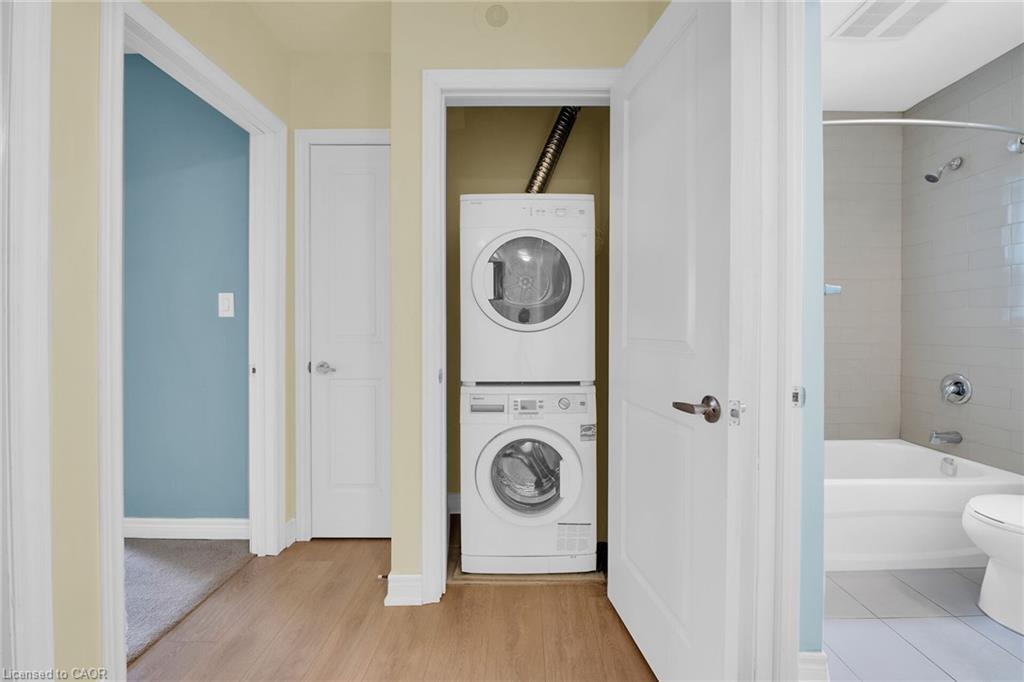 302-350 Concession Street, Hamilton, ON - Indoor Photo Showing Laundry Room