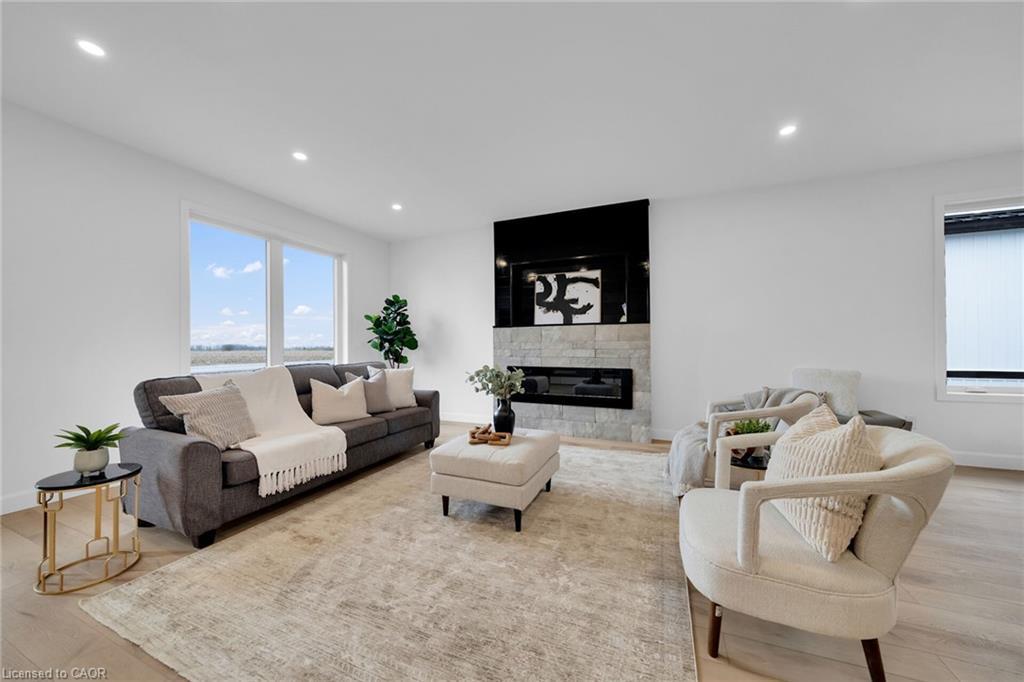 4093 Rainham Road, Selkirk, ON - Indoor Photo Showing Living Room With Fireplace