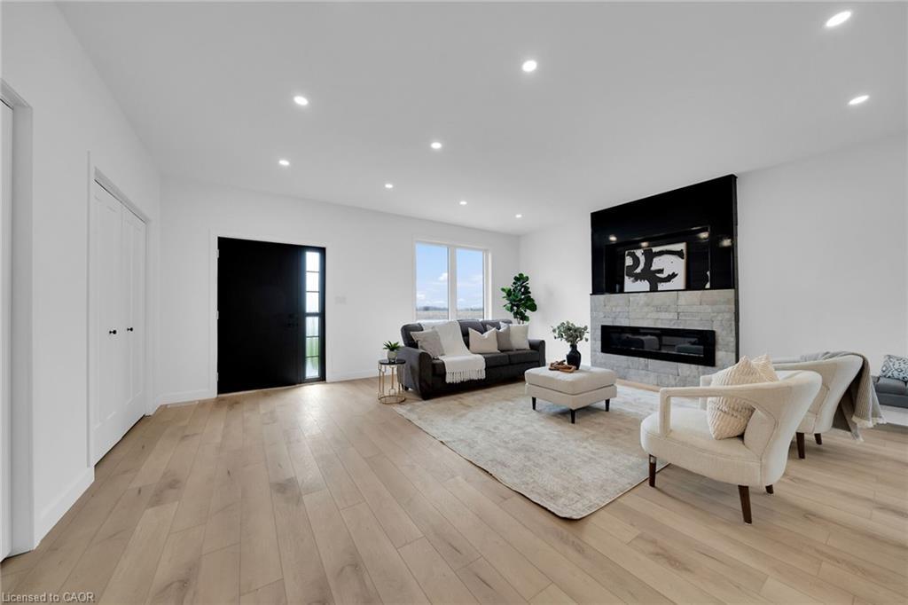 4093 Rainham Road, Selkirk, ON - Indoor Photo Showing Living Room With Fireplace