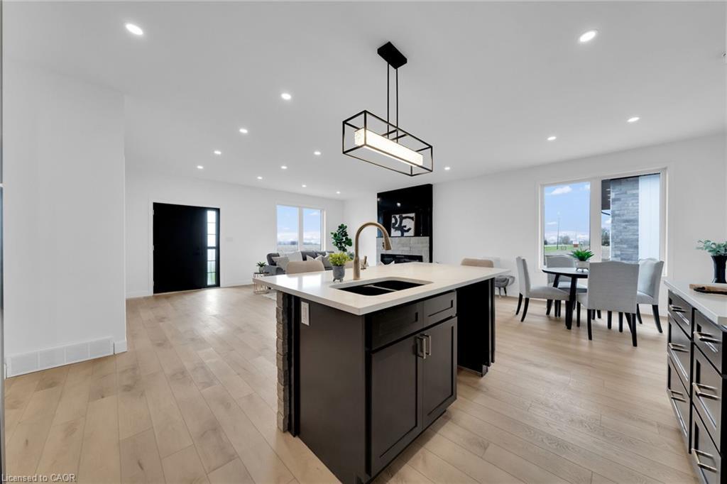 4093 Rainham Road, Selkirk, ON - Indoor Photo Showing Kitchen With Double Sink