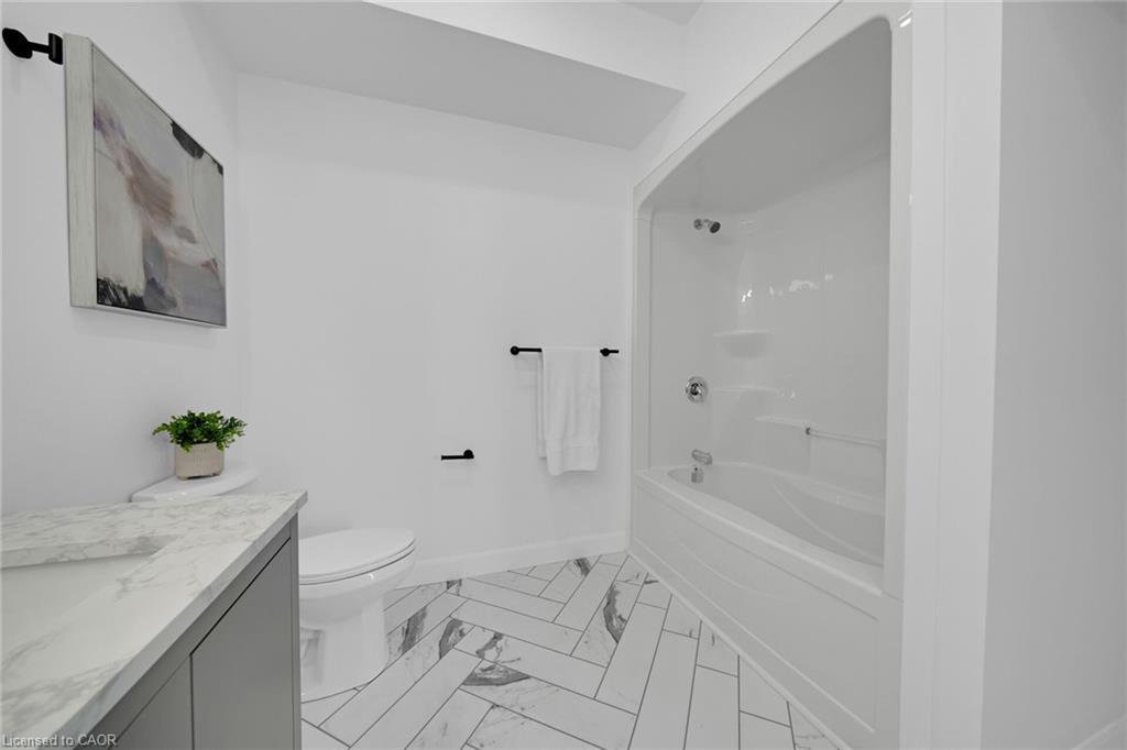 4093 Rainham Road, Selkirk, ON - Indoor Photo Showing Bathroom