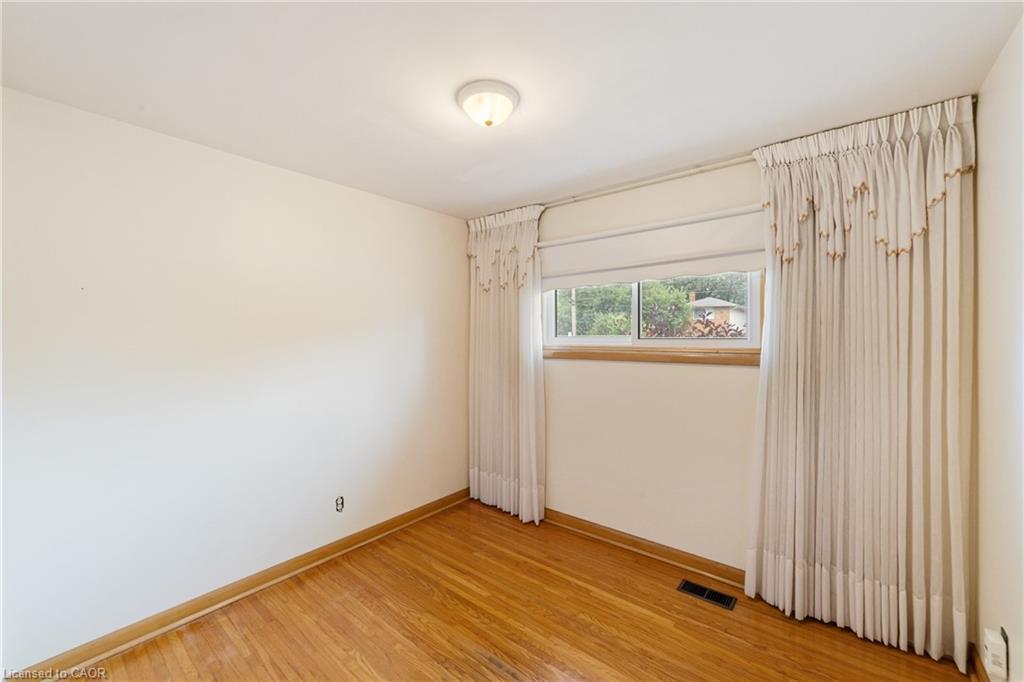 347 Hixon Road, Hamilton, ON - Indoor Photo Showing Other Room