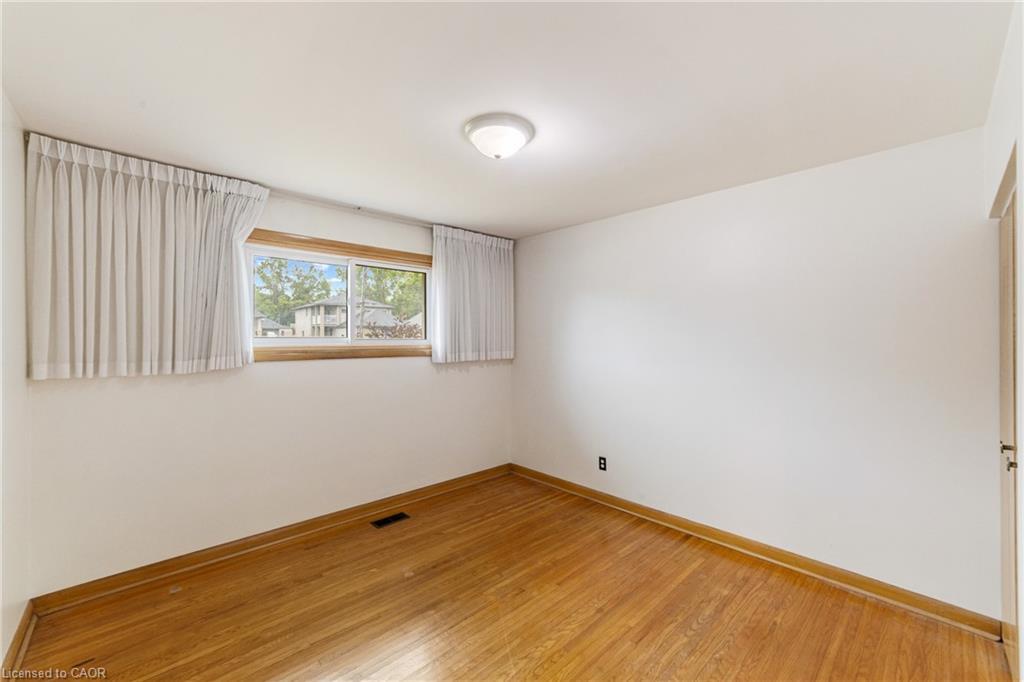 347 Hixon Road, Hamilton, ON - Indoor Photo Showing Other Room