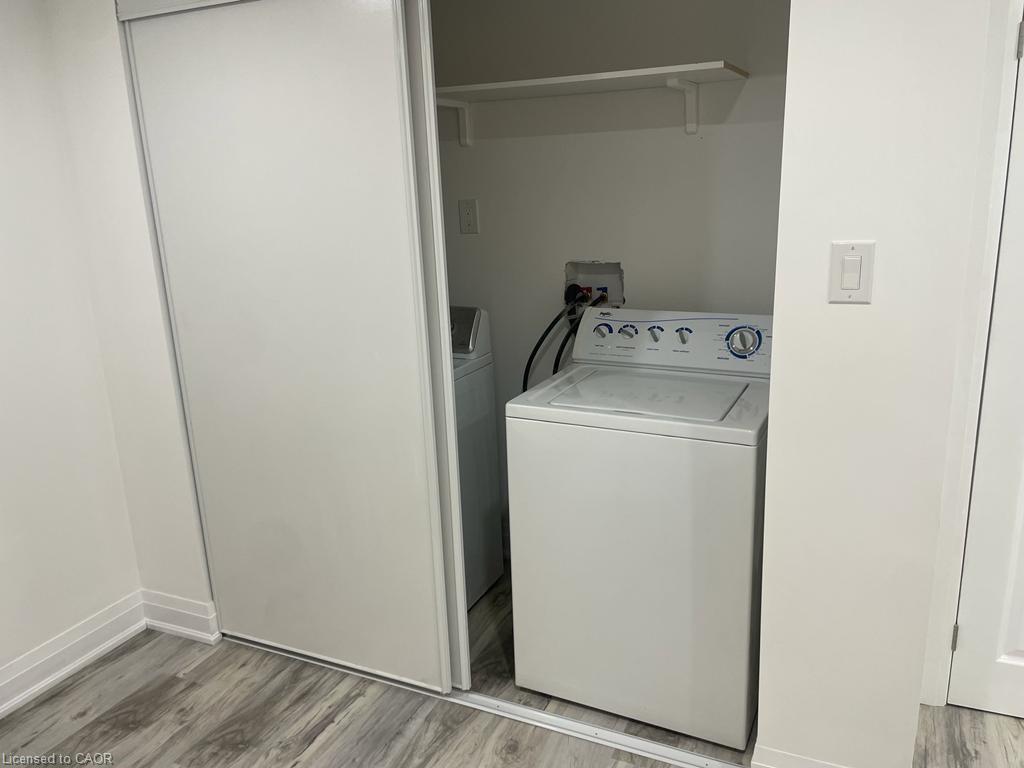 17 Fisher Crescent, Hamilton, ON - Indoor Photo Showing Laundry Room