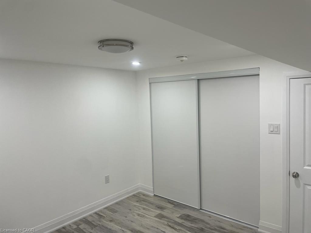 17 Fisher Crescent, Hamilton, ON - Indoor Photo Showing Other Room