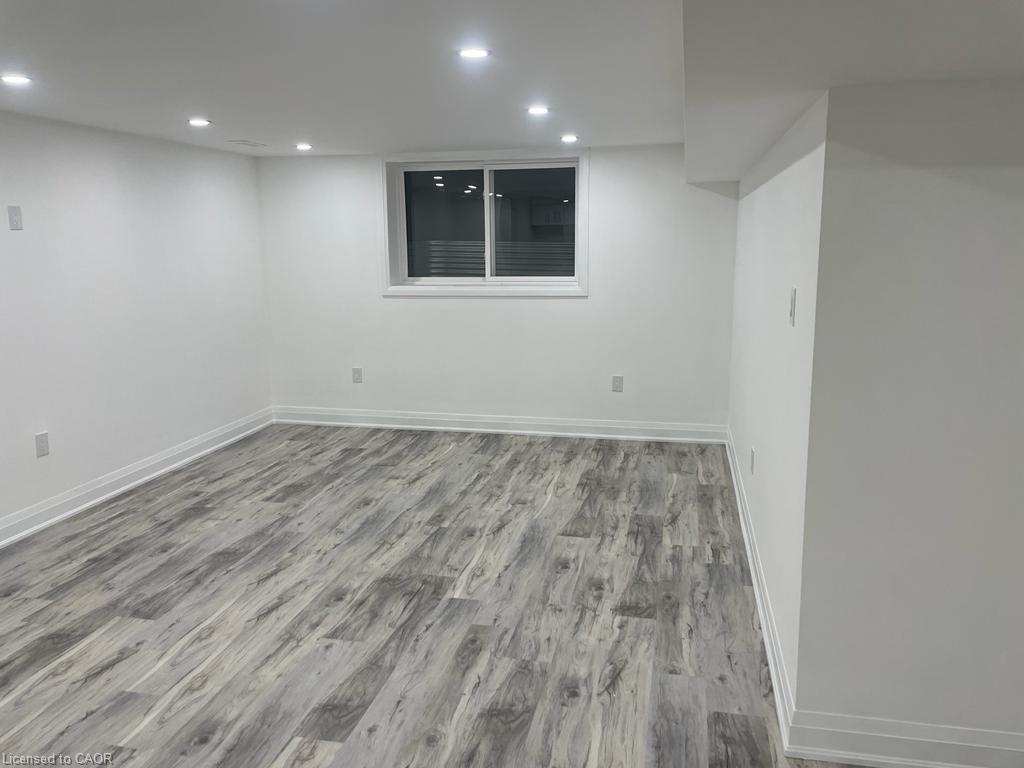 17 Fisher Crescent, Hamilton, ON - Indoor Photo Showing Other Room