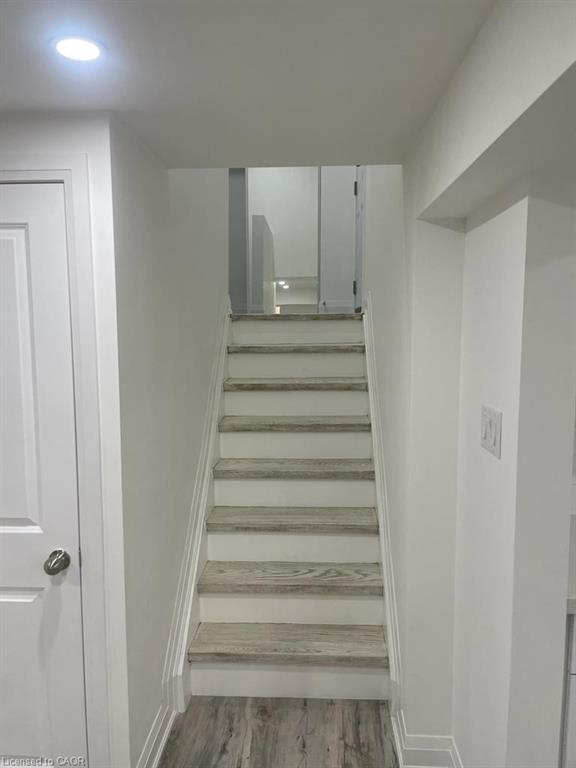 17 Fisher Crescent, Hamilton, ON - Indoor Photo Showing Other Room