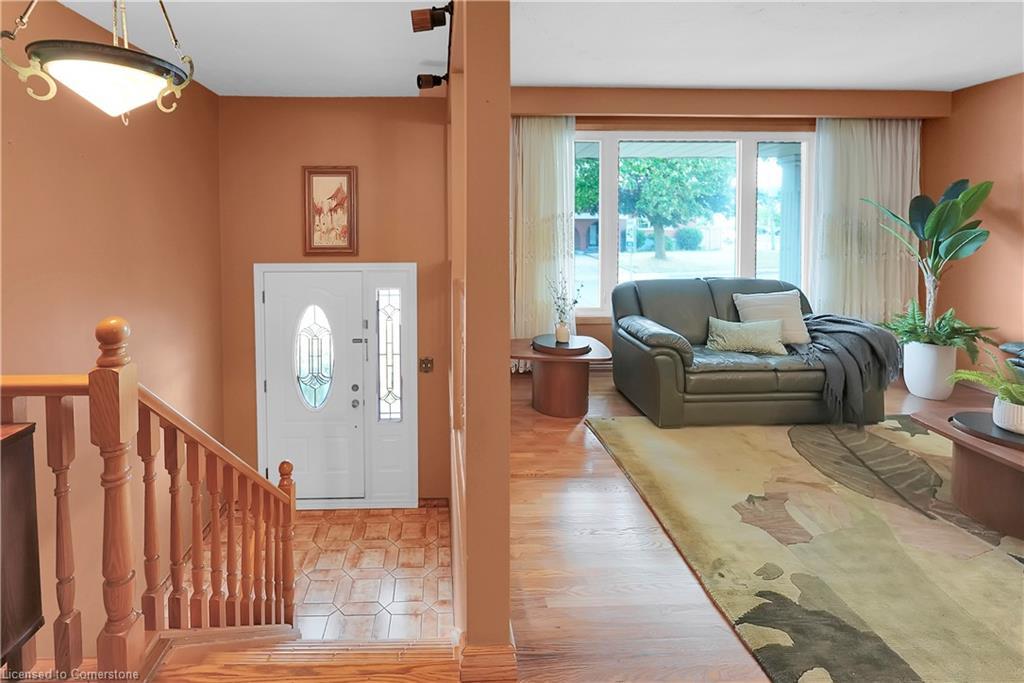 11 Pinard Street, Hamilton, ON - Indoor Photo Showing Other Room