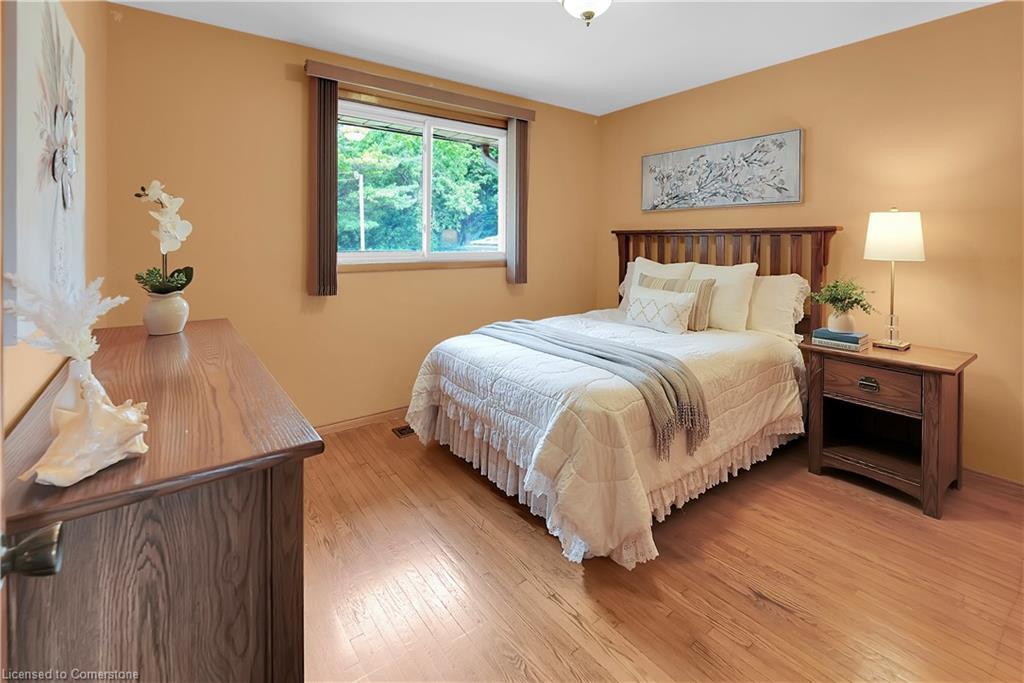 11 Pinard Street, Hamilton, ON - Indoor Photo Showing Bedroom