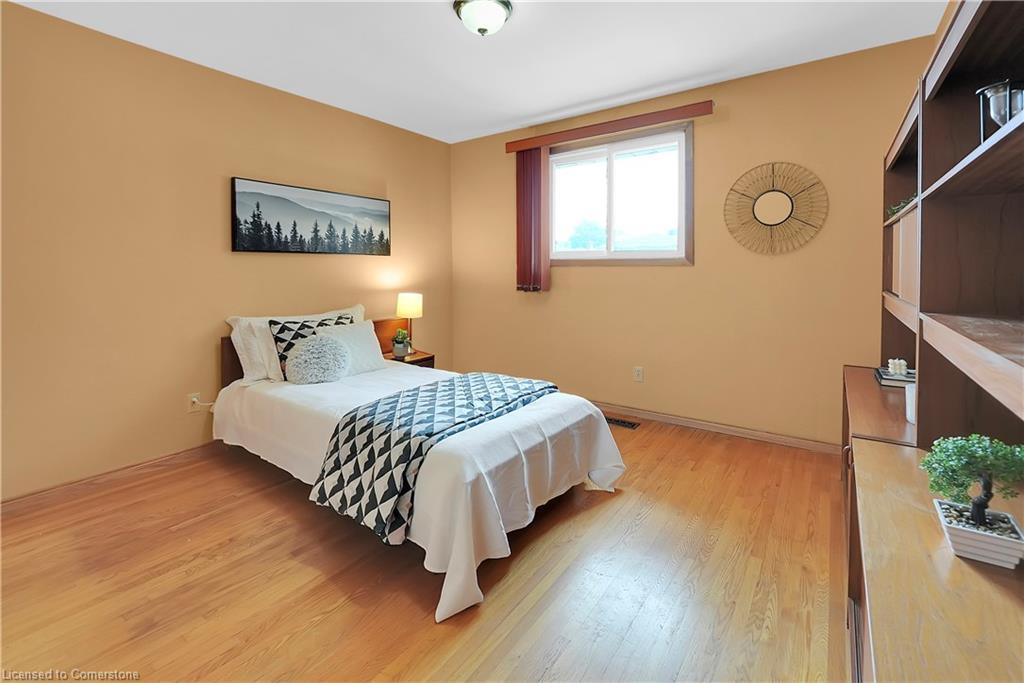 11 Pinard Street, Hamilton, ON - Indoor Photo Showing Bedroom