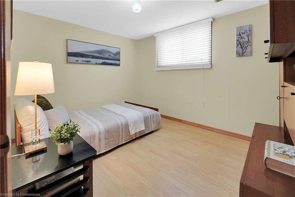 11 Pinard Street, Hamilton, ON - Indoor Photo Showing Bedroom
