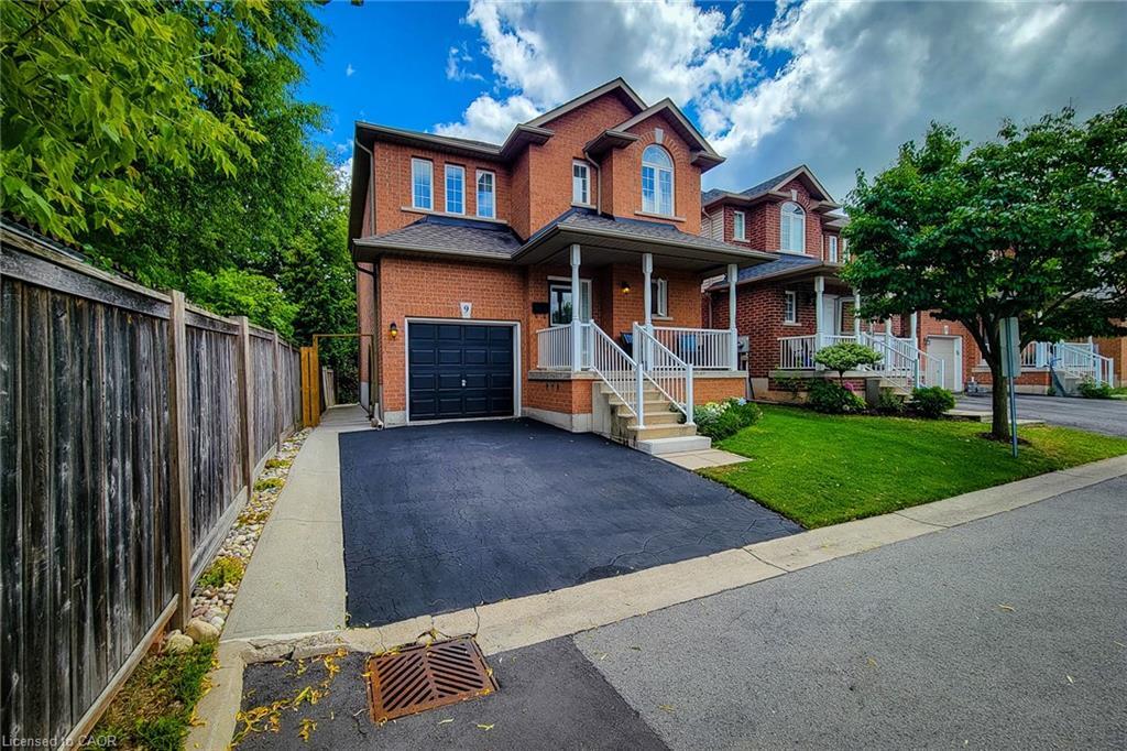 9-78 Peachwood Crescent, Stoney Creek, ON - Outdoor With Deck Patio Veranda With Facade