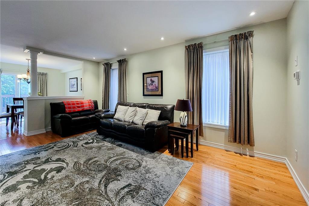 9-78 Peachwood Crescent, Stoney Creek, ON - Indoor Photo Showing Living Room