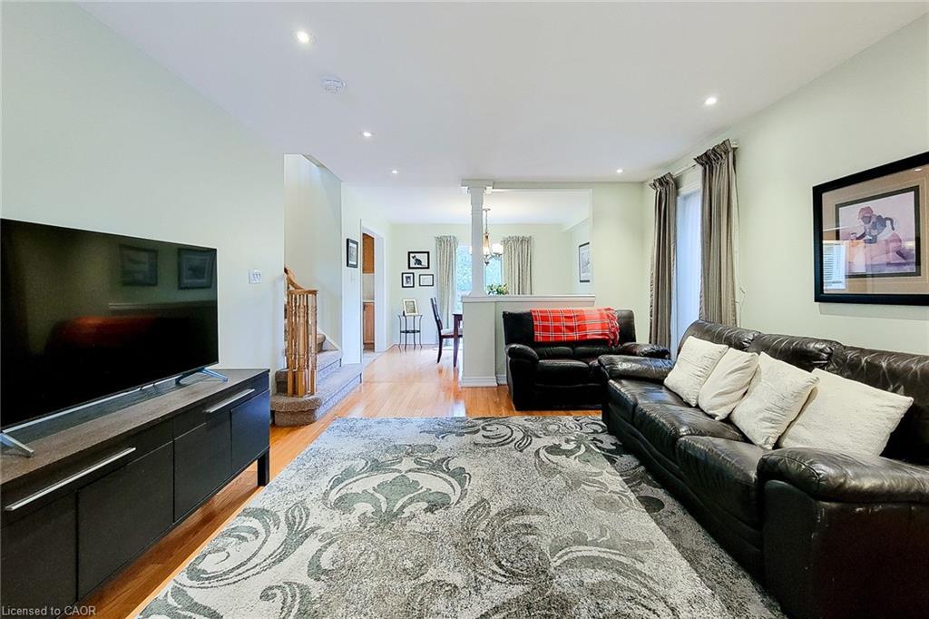 9-78 Peachwood Crescent, Stoney Creek, ON - Indoor Photo Showing Living Room