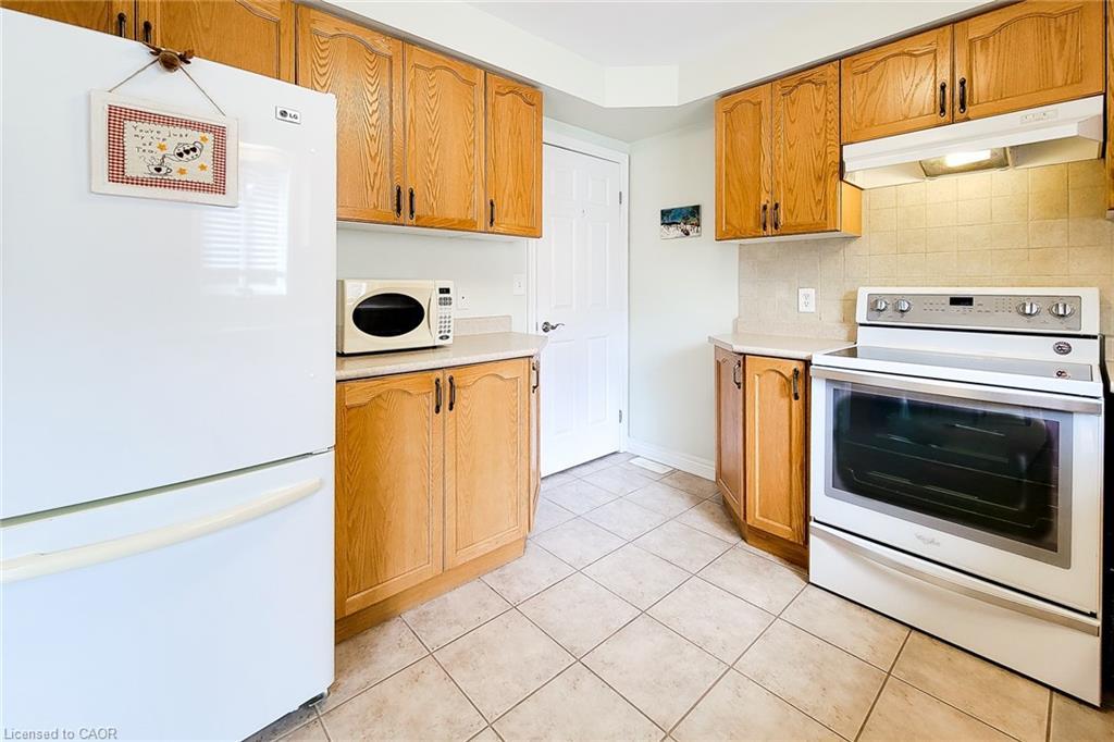 9-78 Peachwood Crescent, Stoney Creek, ON - Indoor Photo Showing Kitchen