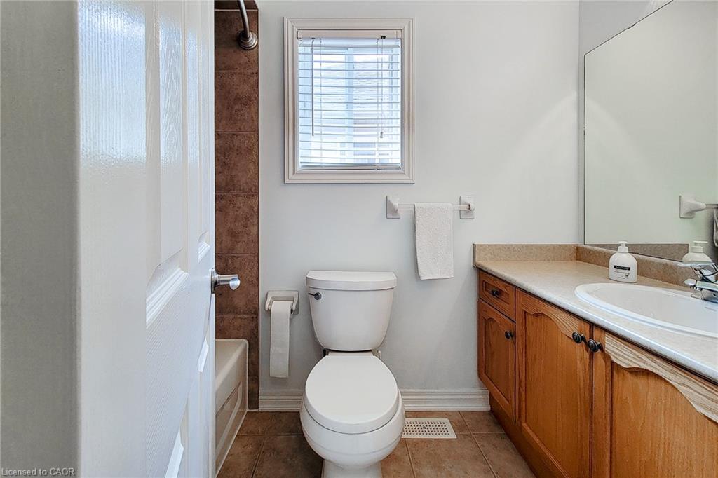 9-78 Peachwood Crescent, Stoney Creek, ON - Indoor Photo Showing Bathroom
