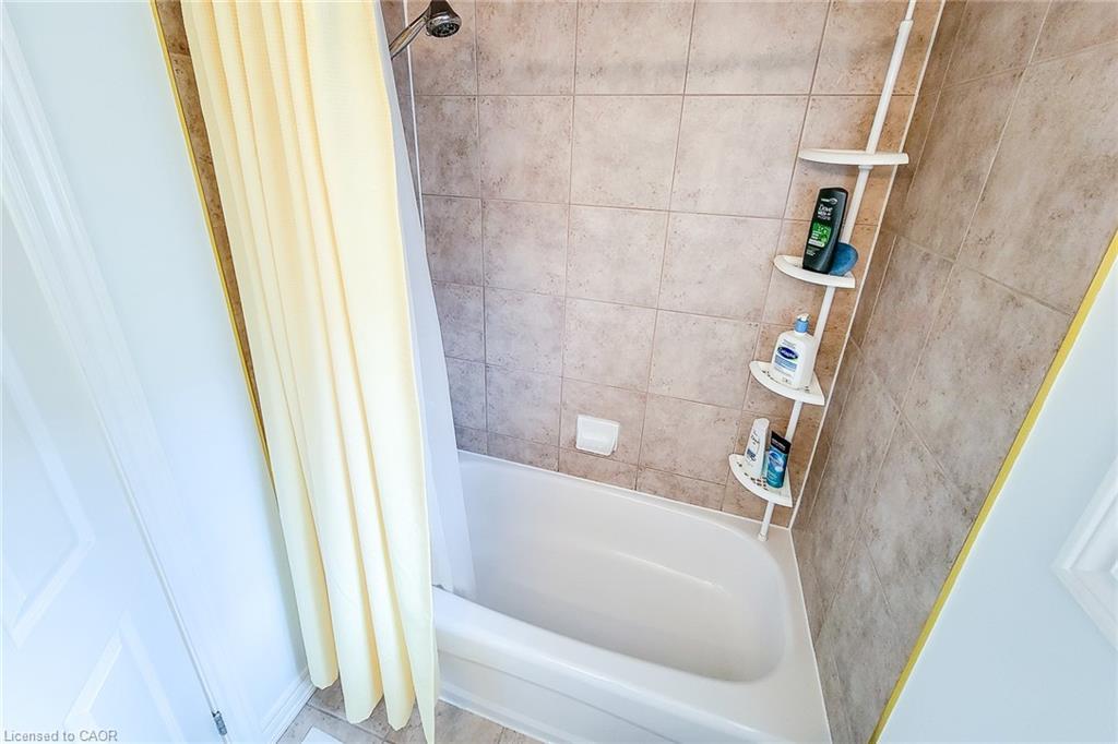 9-78 Peachwood Crescent, Stoney Creek, ON - Indoor Photo Showing Bathroom
