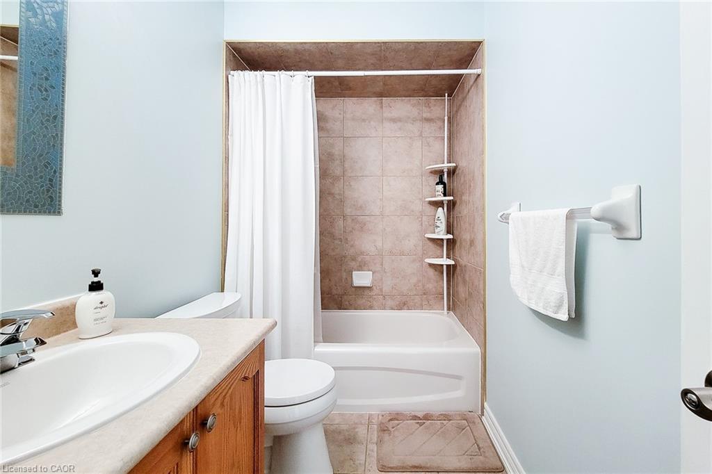 9-78 Peachwood Crescent, Stoney Creek, ON - Indoor Photo Showing Bathroom