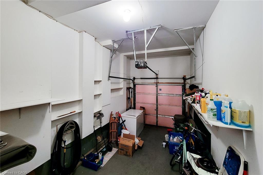 9-78 Peachwood Crescent, Stoney Creek, ON - Indoor Photo Showing Garage