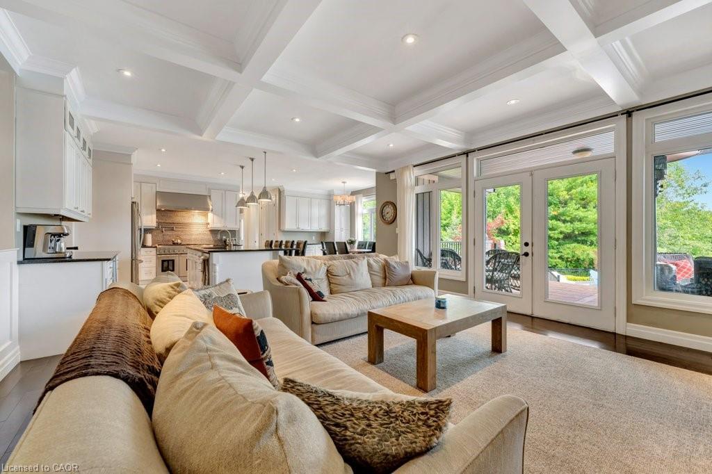 2616 Morrison Road, Cambridge, ON - Indoor Photo Showing Living Room
